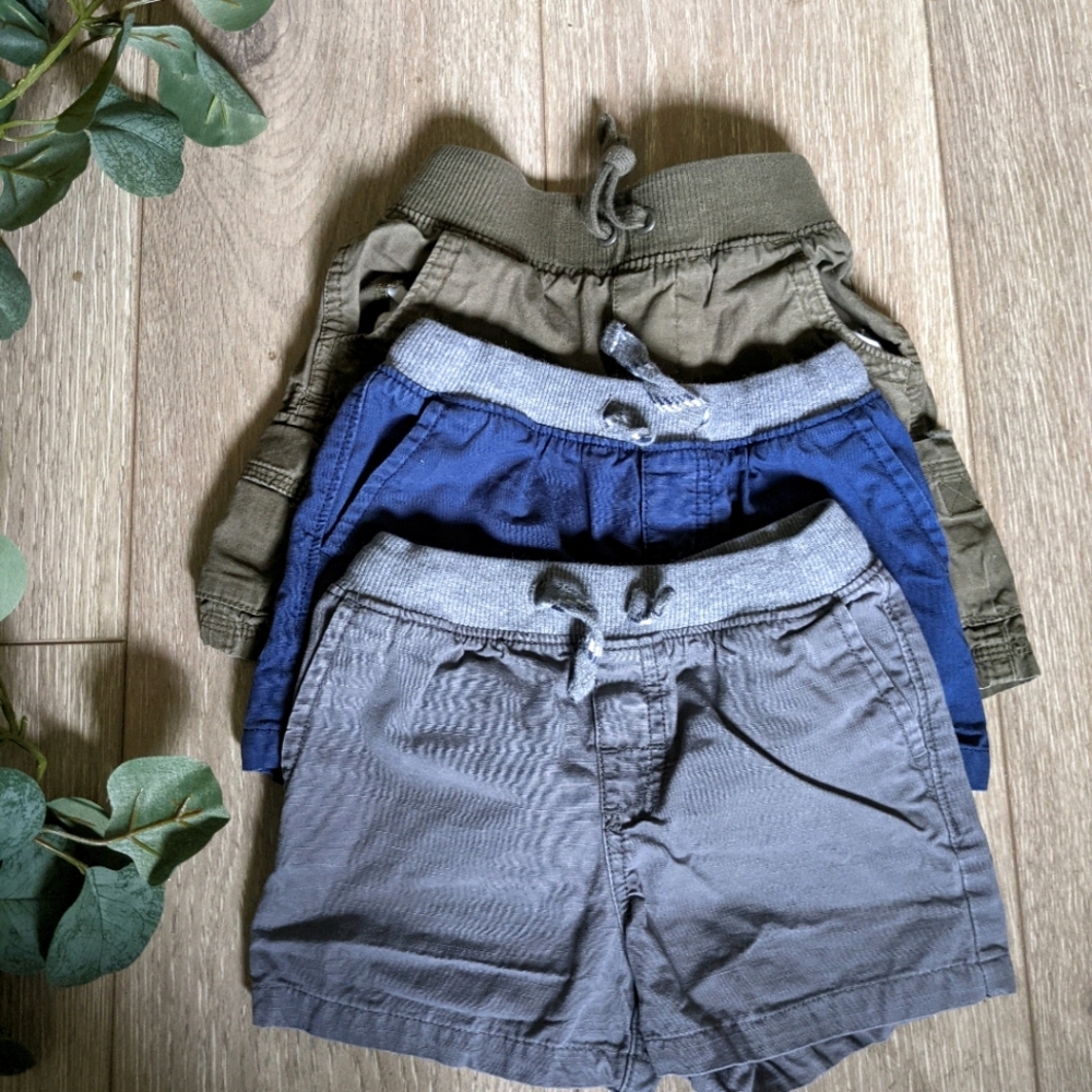 Bundle of 3 Carter's toddler shorts 2t/24months